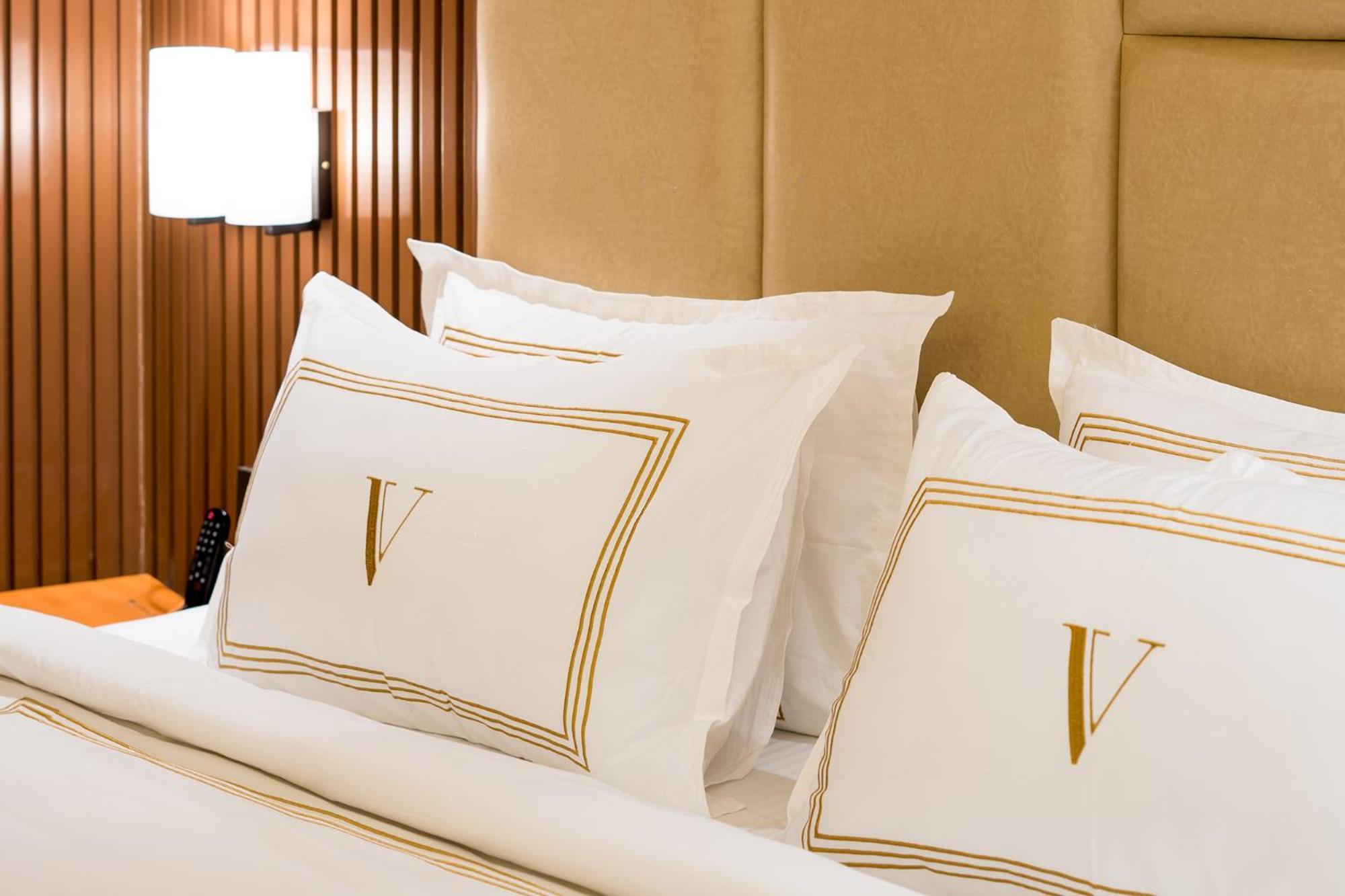 Oriva Vinflora Residency - Nr Lv Prasad Hospital, Banjara Hills Hotel Hyderabad Bagian luar foto