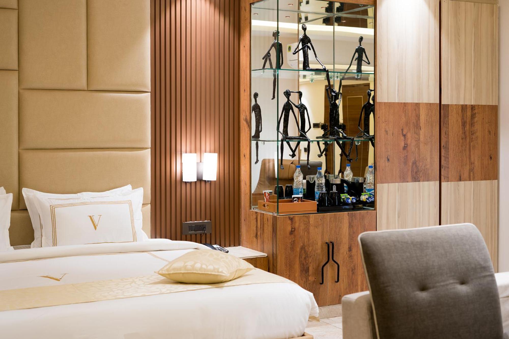 Oriva Vinflora Residency - Nr Lv Prasad Hospital, Banjara Hills Hotel Hyderabad Bagian luar foto