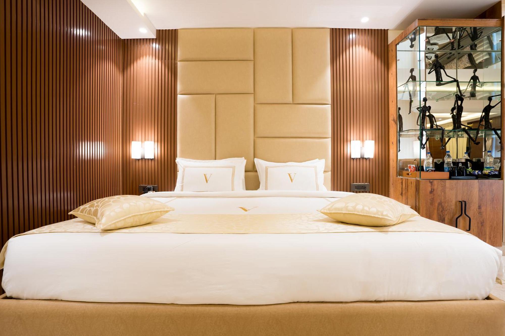 Oriva Vinflora Residency - Nr Lv Prasad Hospital, Banjara Hills Hotel Hyderabad Bagian luar foto